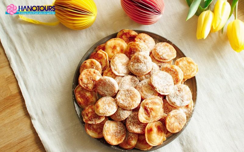 Bánh Poffertjes thường được người dân Hà Lan thưởng thức vào những dịp đặc biệt