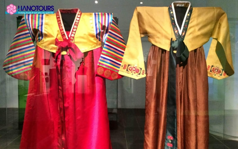 Hanbok thể hiện sự tôn trọng truyền thống và sự tinh tế trong thiết kế