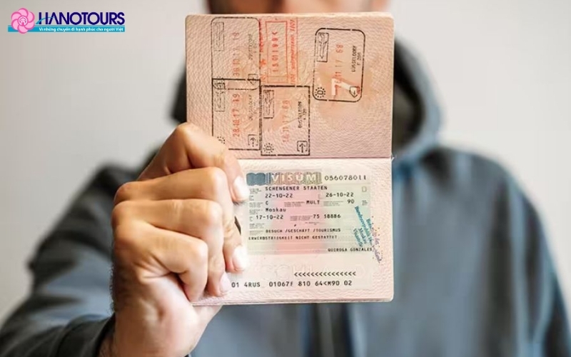 Thông tin trên visa phải được cung cấp một cách trung thực, rõ ràng, minh bạch