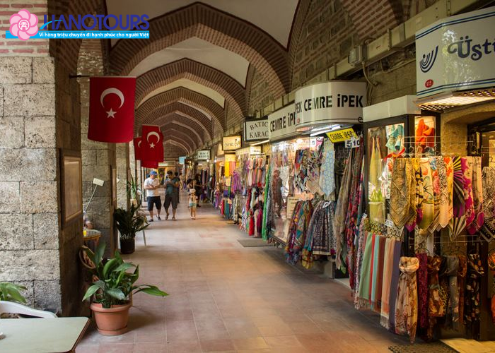 Chợ tơ lụa Koza Han