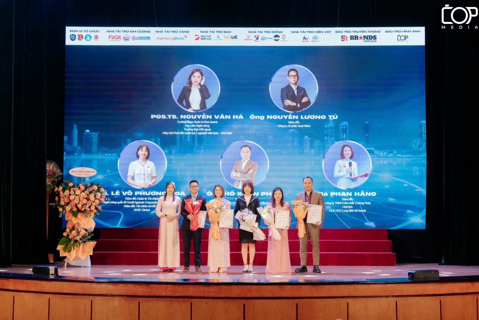 Ban giám khảo của Vòng chung kết Chìa khóa thành công 2025