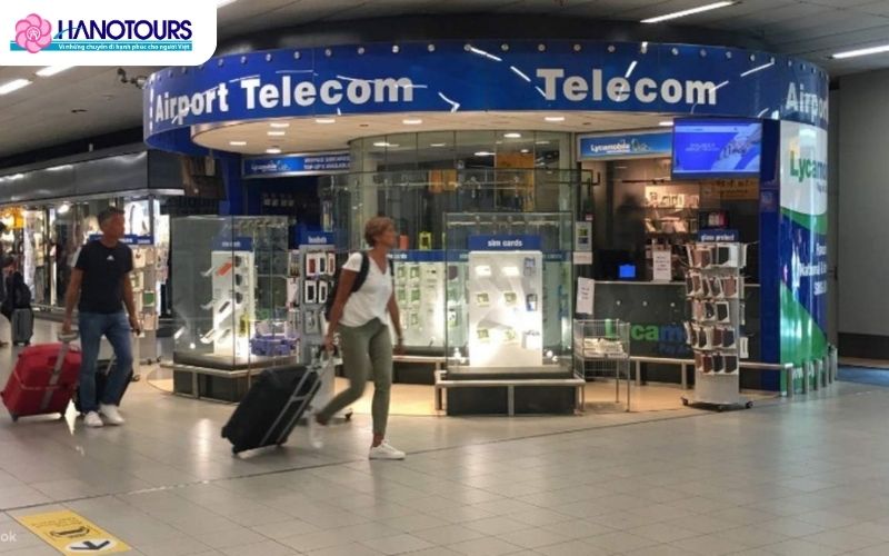 Du khách có thể mua SIM tại các cửa hàng bán SIM tại sân bay khi đến Châu Âu