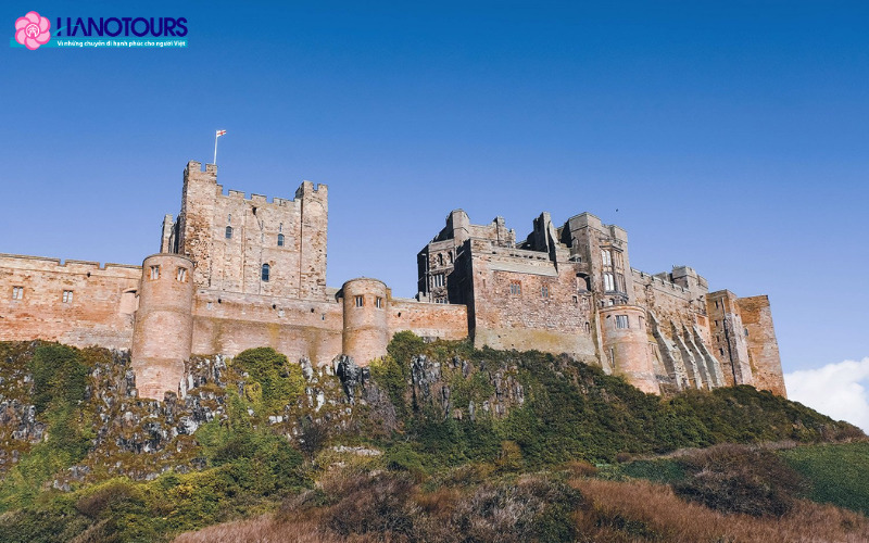 Lâu đài Bamburgh, toà lâu đài cổ trải dài tận 9 ha