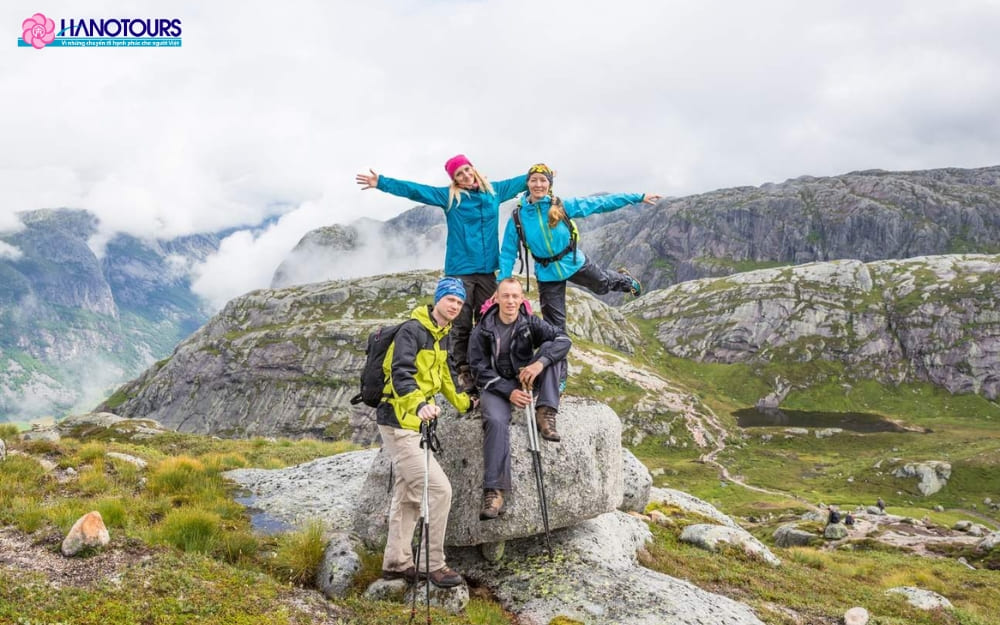 Lofoten được coi là một thiên đường cho hiking và trekking