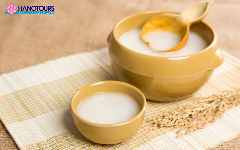 Rượu gạo Makgeolli thu hút du khách gần xa bởi mùi vị hấp dẫn