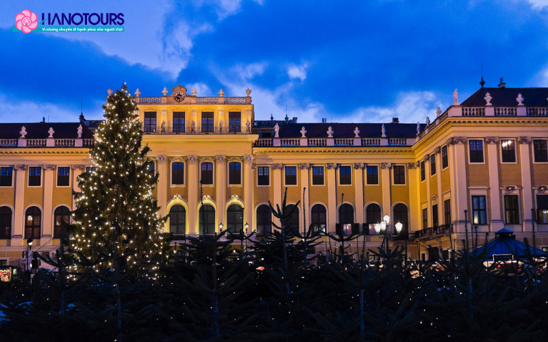 Cung điện Schönbrunn vô cùng nguy nga, tráng lệ trong mùa đông