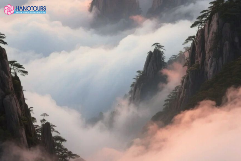 Biển mây thơ mộng trên núi Hoàng Sơn