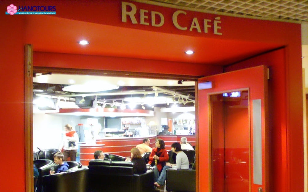 Red Cafe là một lựa chọn tuyệt vời để thưởng thức bữa ăn ngon miệng với menu đa dạng