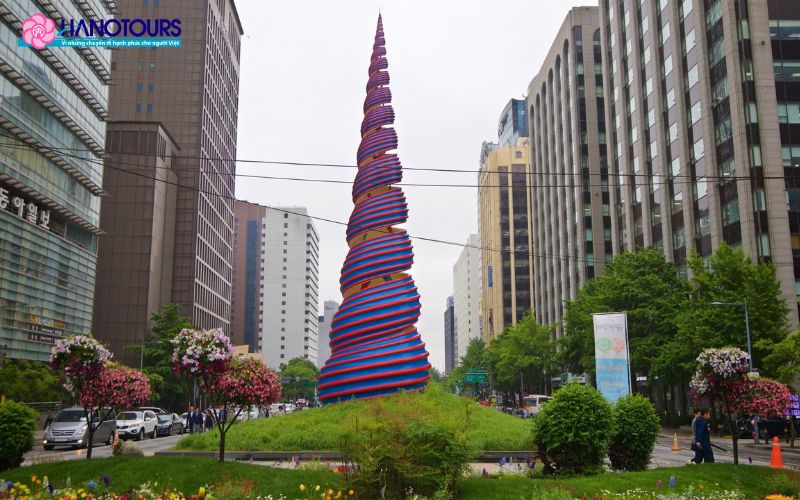 Cheonggye Plaza là một biểu tượng độc đáo của Seoul