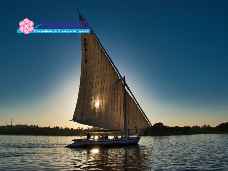 Các hoạt động giải trí và thư giãn trên boong tàu