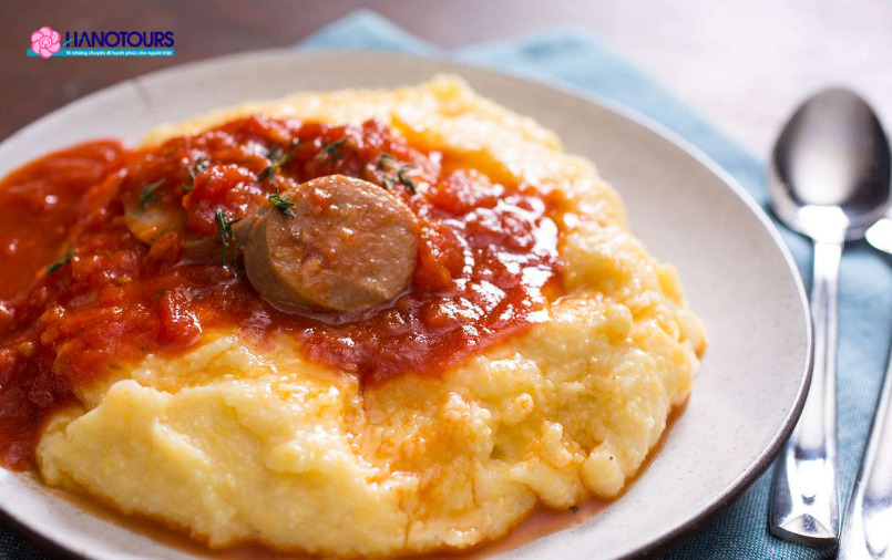 Polenta thơm ngon từ cháo ngô đặc