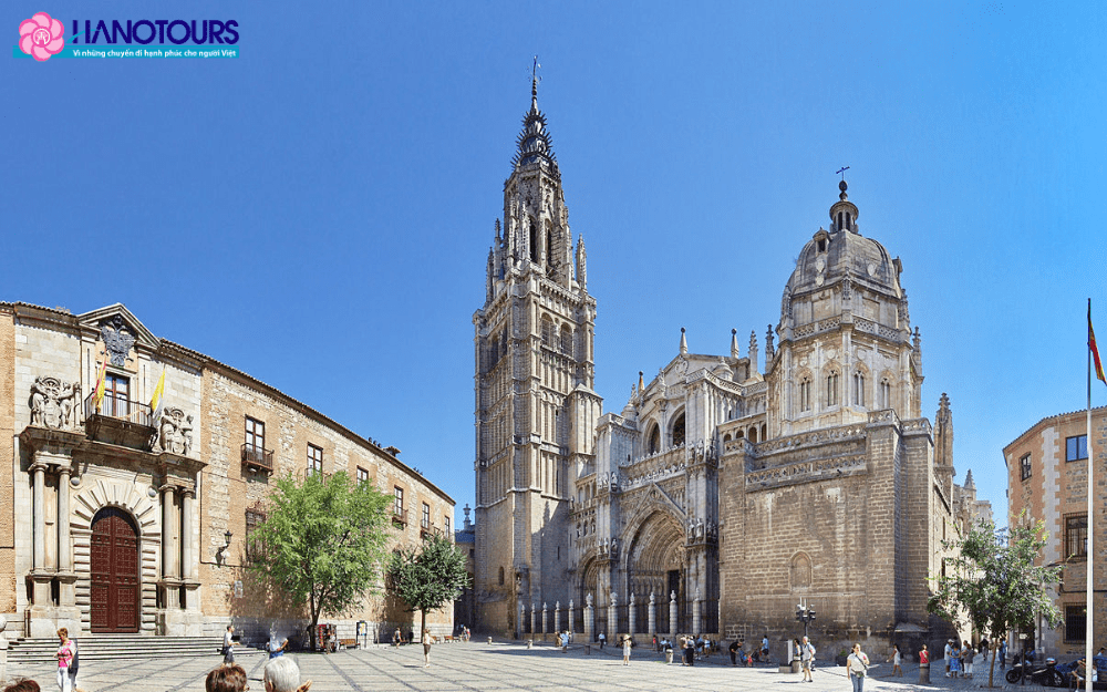 Thánh đường Santa María là công trình đặc sắc tại Toledo