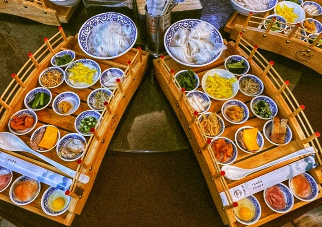 Bún qua cầu Đại Lý – món ăn nóng hổi, thanh ngọt với cách thưởng thức độc đáo, mang đậm hương vị ẩm thực Vân Nam