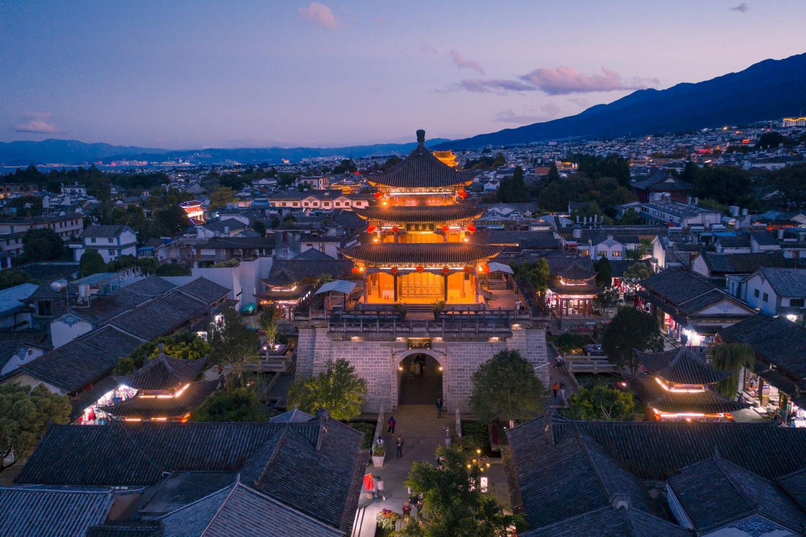 Thành cổ Đại Lý – nét đẹp bình yên dưới chân núi Thương Sơn, lưu giữ dấu ấn văn hóa và kiến trúc cổ của Vân Nam