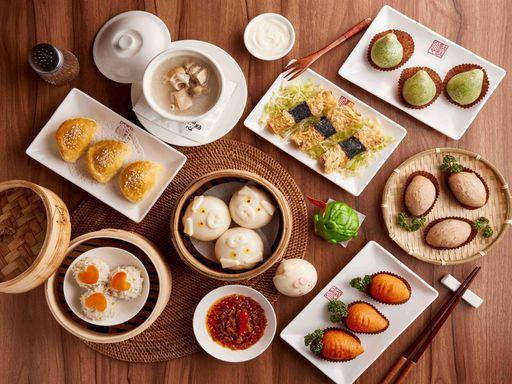 Dimsum Hồng Kông hấp dẫn với những xửng bánh nóng hổi, đa dạng nhân và cách chế biến tinh tế đặc trưng của ẩm thực xứ Cảng Thơm