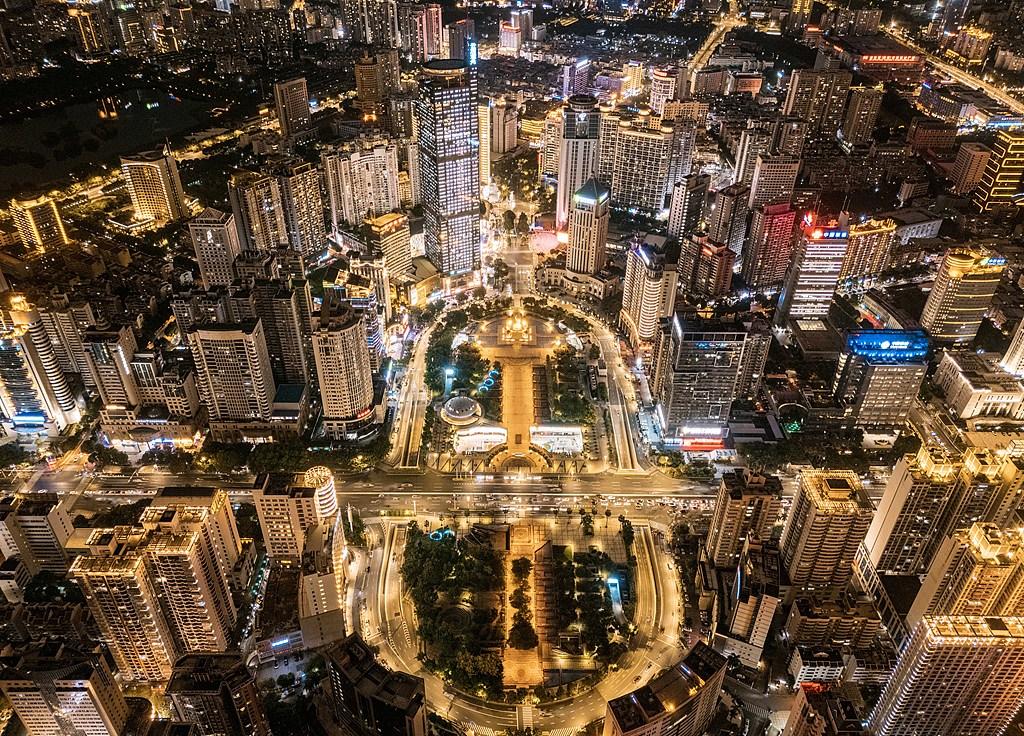 Nam Ninh Chi Dạ – điểm vui chơi về đêm rực rỡ, nơi ánh sáng, ẩm thực và những màn trình diễn văn hóa tạo nên không khí sôi động của Nam Ninh