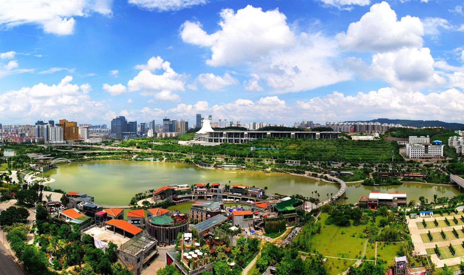 Nam Ninh – thành phố xanh của Quảng Tây, nơi thiên nhiên trong lành hòa cùng nhịp sống hiện đại và nét văn hóa phương Nam đặc sắc.