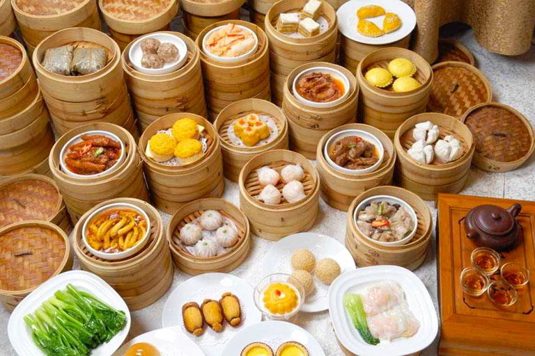 Dimsum Quảng Châu – tinh hoa ẩm thực Quảng Đông với những xửng bánh nhỏ xinh, lớp vỏ mềm mỏng và phần nhân phong phú, đậm vị