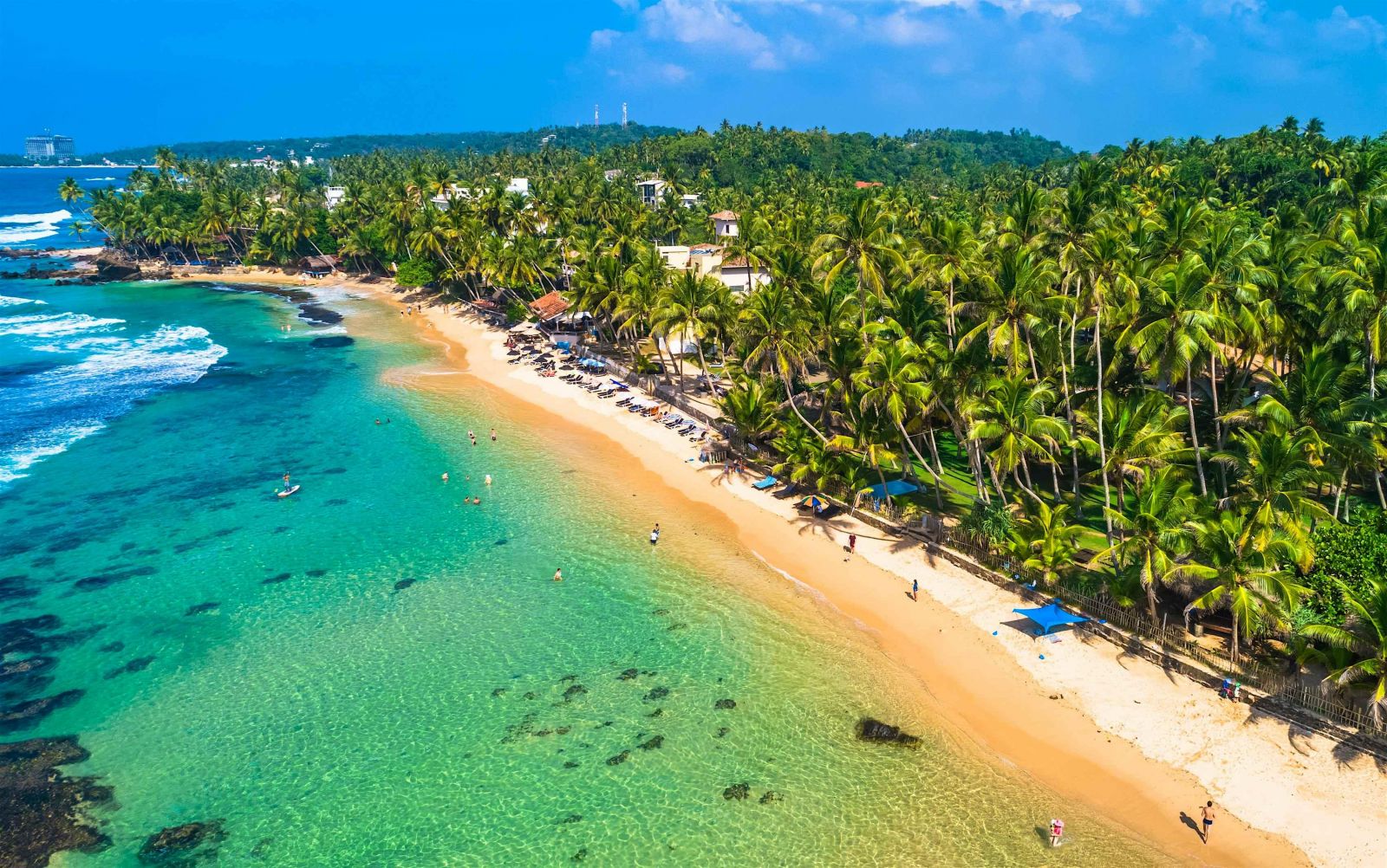 Nghỉ dưỡng và trải nghiệm biển Sri Lanka với những bãi cát trải dài, làn nước xanh và khung cảnh nhiệt đới bên Ấn Độ Dương