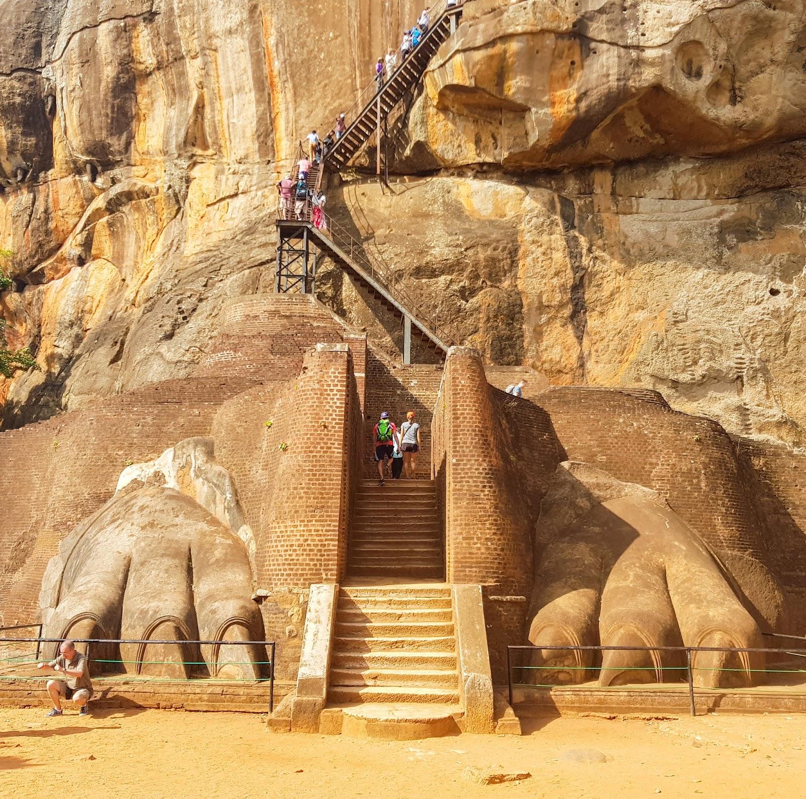 Chinh phục Pháo đài Đá Sư Tử Sigiriya và ngắm toàn cảnh thiên nhiên Sri Lanka từ đỉnh đá cổ nổi tiếng