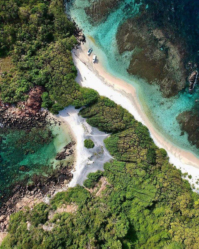 Pigeon Island gần Trincomalee nổi bật với làn nước trong xanh, rạn san hô đa dạng và hệ sinh thái biển phong phú