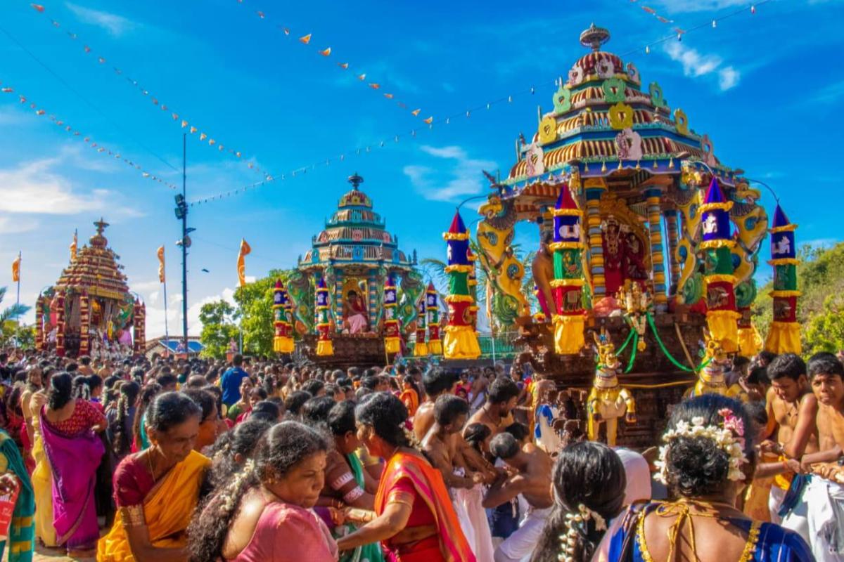 Khám phá văn hóa Hindu tại Trincomalee qua những ngôi đền rực rỡ, nghi lễ truyền thống và đời sống tín ngưỡng đặc trưng của cộng đồng Tamil