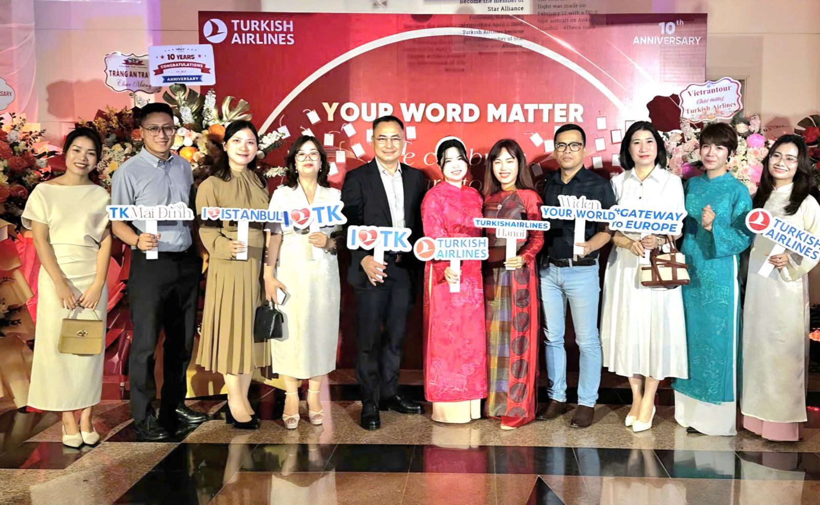 Hanotours cùng nhiều đối tác chúc mừng ngày kỷ niệm 10 năm khai thác chuyến bay đến Hà Nội của Turkish Airlines