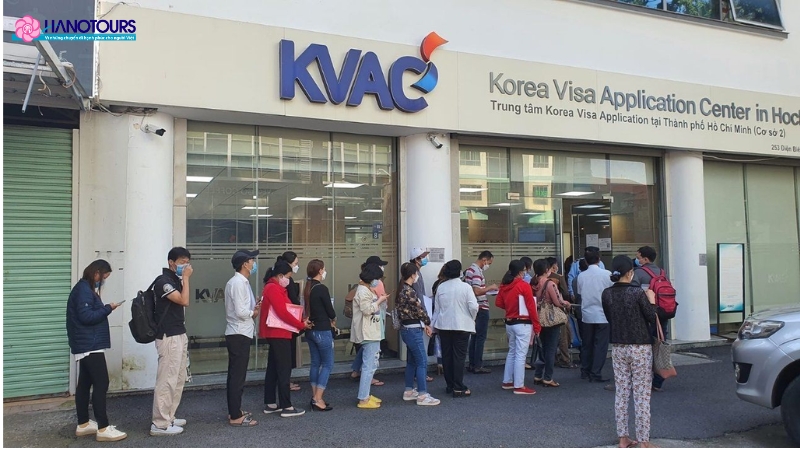 Bạn có thể đăng ký visa tự túc tại trung tâm KVAC Hà Nội, TPHCM