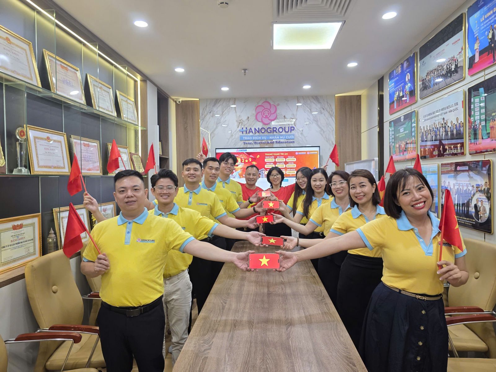 Hanotours sở hữu đội ngũ nhân sự dày dặn kinh nghiệm