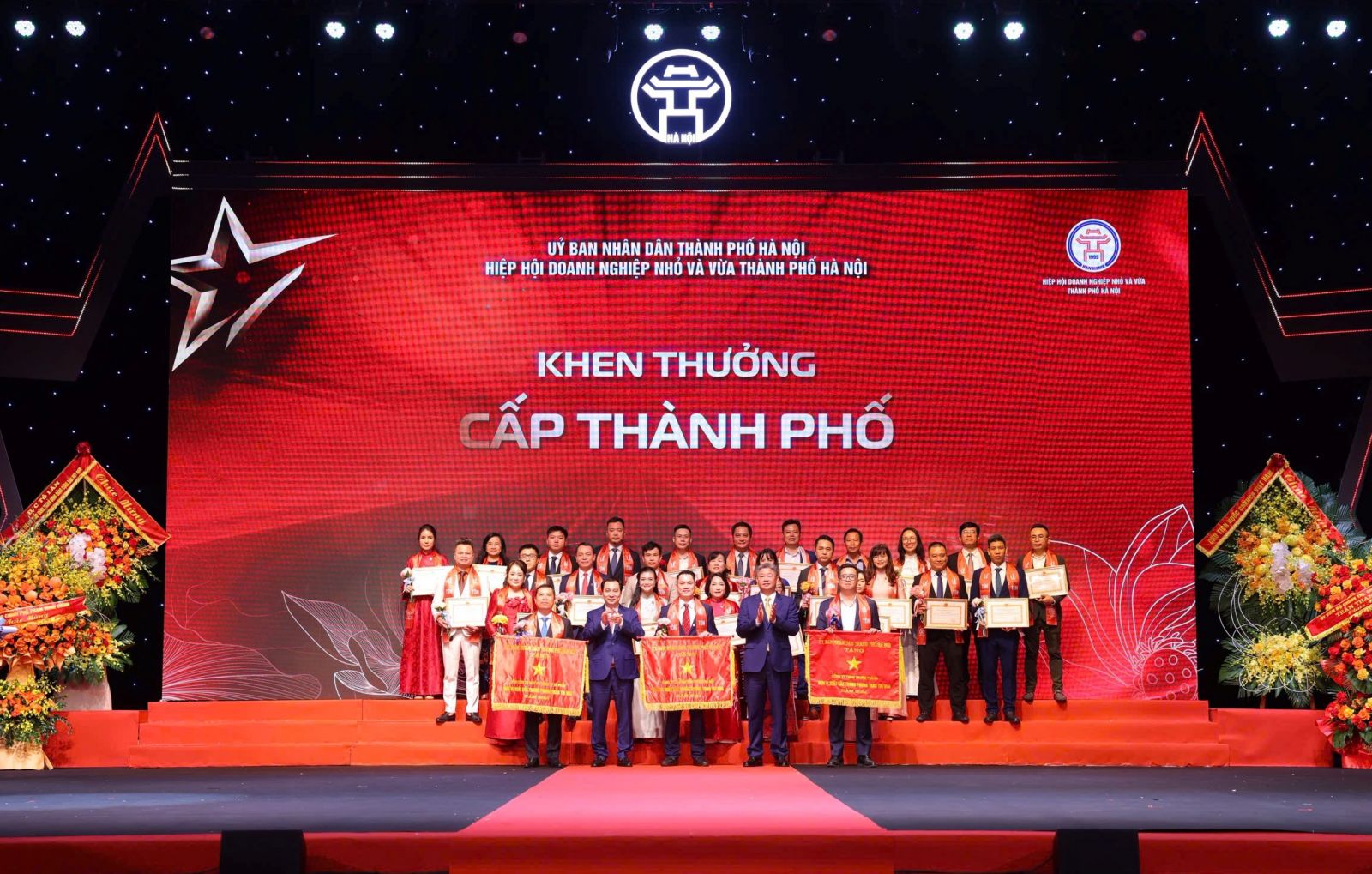 Hanotours vinh dự được nhận Bằng khen của Chủ tịch UBND Thành phố Hà Nội