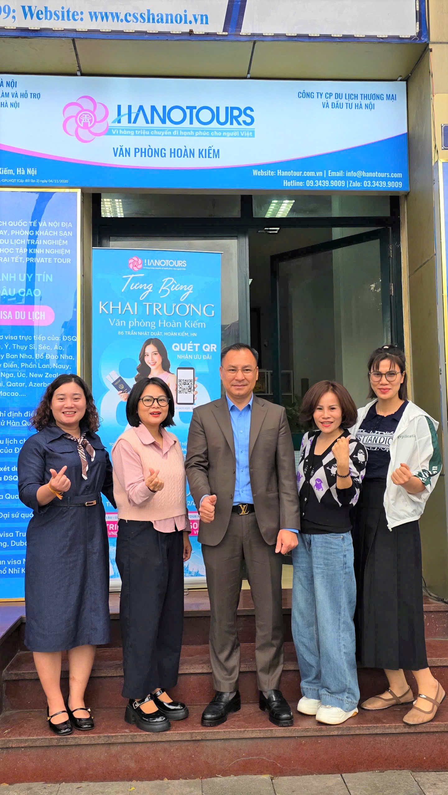 Tổng Giám đốc Hồ Xuân Phúc tới dự khai trương văn phòng Hoàn Kiếm